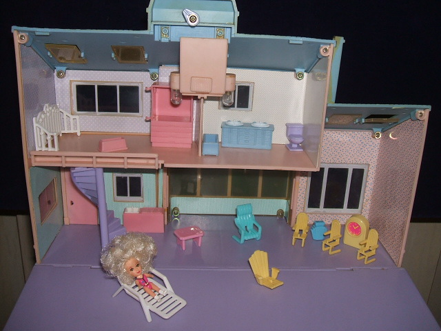 Kidgetts Dollhouse Picture Pretty Micro House + Furnitu