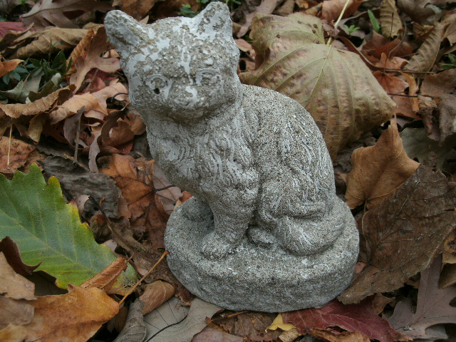 cat garden sculpture concrete