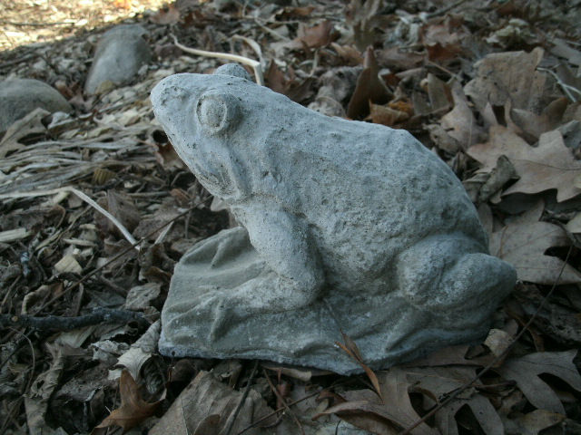 cement frog statues