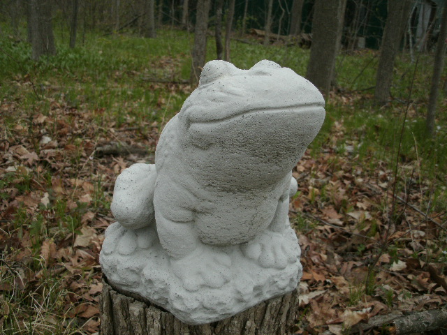 cement frog statues