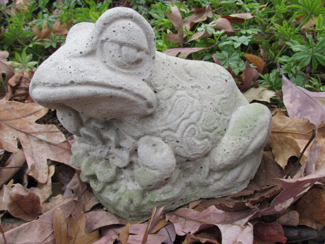 cement frog statues